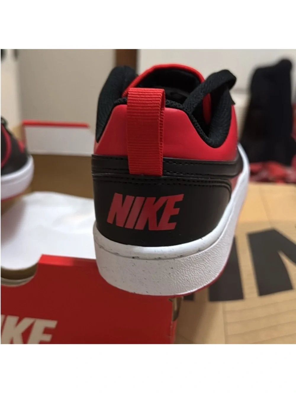 Nike Kids Black and Red Low-Top Sneakers